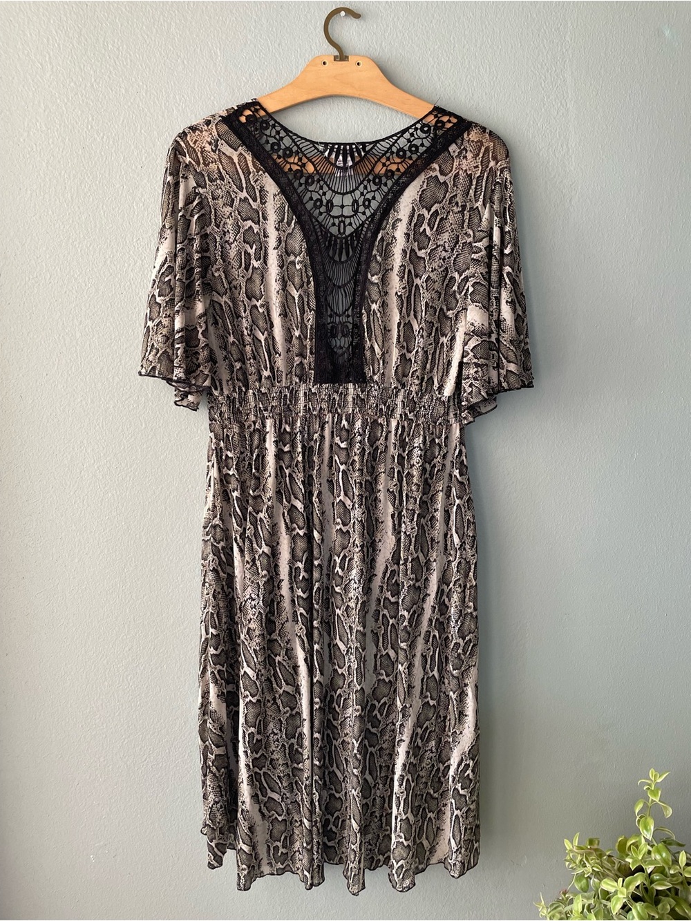 🌻5/$15🌻 L.I.F.E. | Long Snakeskin Snakeprint Sheer Beach Swim Cover-Up Cardigan - Picture 2 of 12